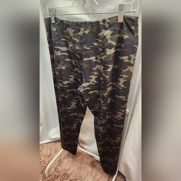 ACTIVEWEAR by Jennifer Lauren - Picture 4 of 5